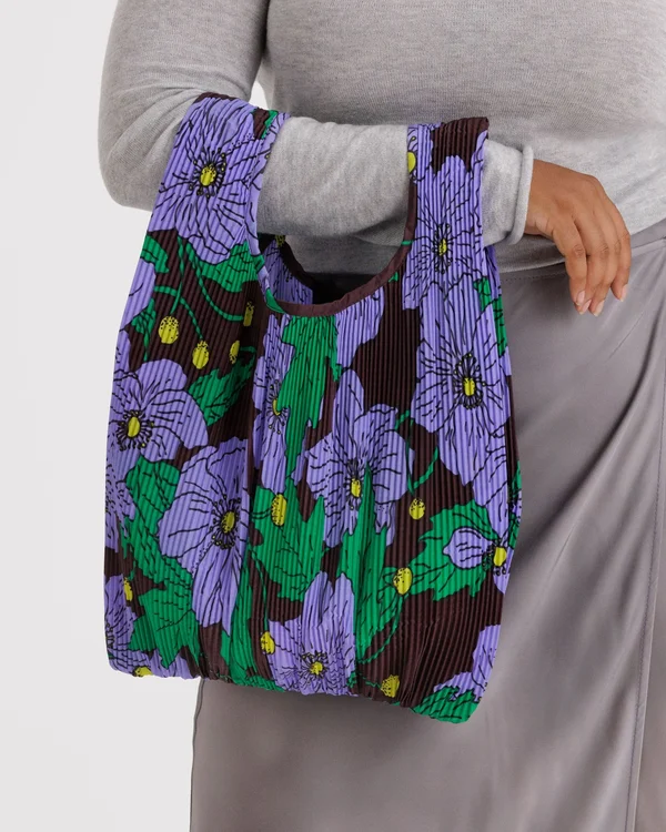 Pleated Baggu - Maroon Poppy - Material: polyester